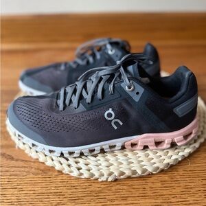 On Running Women's Athletic Shoes - Black and Pink 7,5